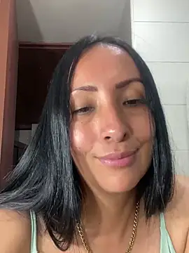 Snapshot of yaralyminjo2 chatting on 01-11-25, 12:33 yaralyminjo2 online show from 01-11-25, 12:33