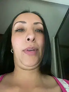 Snapshot of yaralyminjo2 chatting on 01-22-25, 11:53 yaralyminjo2 online show from 01-22-25, 11:53