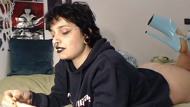 kinkyspirali online show from 12-16-25, 07:30