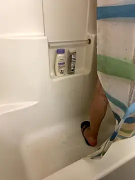 Snapshot of Mingtian4117 chatting on 11-18-25, 05:23 Mingtian4117 online show from 11-18-25, 05:23