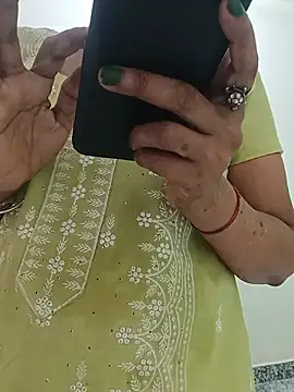 Snapshot of Saroj-Shah chatting on 07-25-26, 04:43 Saroj-Shah online show from 07-25-26, 04:43