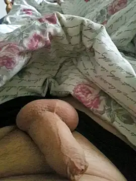 Snapshot of anderssonskuk chatting on 02-25-25, 09:20 anderssonskuk online show from 02-25-25, 09:20