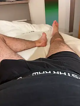 Snapshot of mrniceguy198 chatting on 10-06-25, 10:18 mrniceguy198 online show from 10-06-25, 10:18