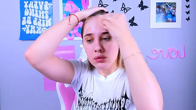 Snapshot of MiaMilas chatting on 12-10-24, 04:24 MiaMilas online show from 12-10-24, 04:24