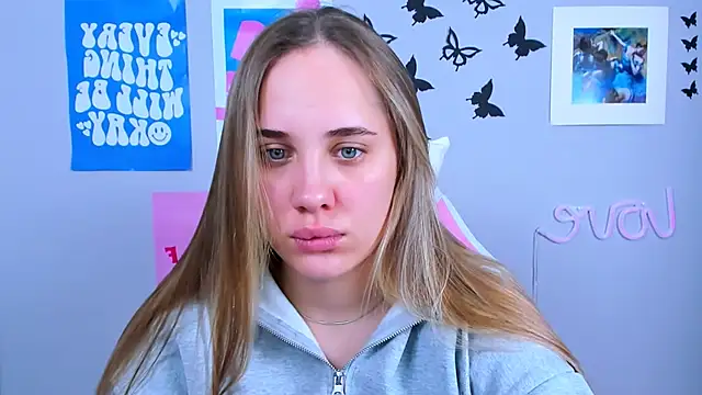 Snapshot of MiaMilas chatting on 12-20-24, 04:31 MiaMilas online show from 12-20-24, 04:31