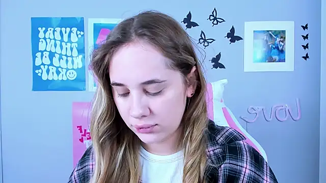 Snapshot of MiaMilas chatting on 02-04-25, 05:42 MiaMilas online show from 02-04-25, 05:42