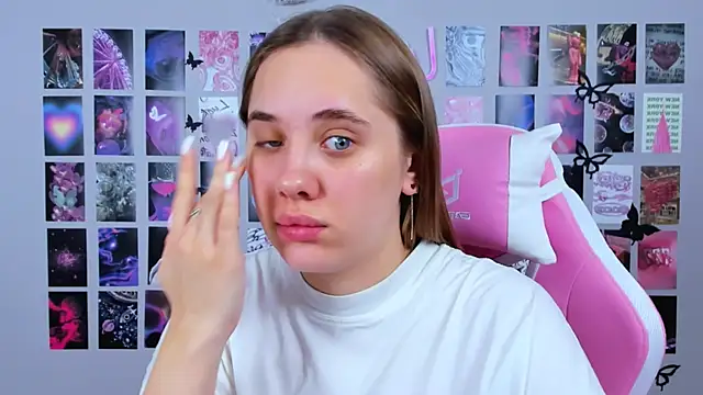 Snapshot of MiaMilas chatting on 02-07-25, 05:10 MiaMilas online show from 02-07-25, 05:10