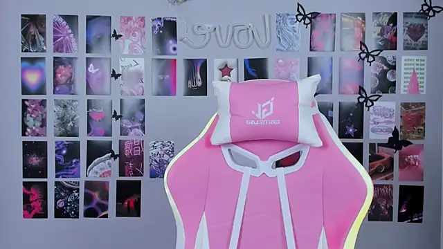 Snapshot of MiaMilas chatting on 02-19-25, 10:56 MiaMilas online show from 02-19-25, 10:56