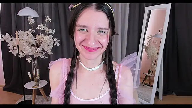 helentasty online show from 02-18-25, 06:37