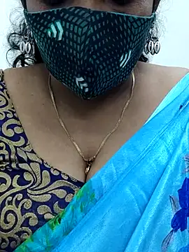 Snapshot of mallu-sumi chatting on 02-13-25, 03:35 mallu-sumi online show from 02-13-25, 03:35