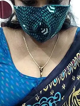 Snapshot of mallu-sumi chatting on 02-18-25, 03:32 mallu-sumi online show from 02-18-25, 03:32