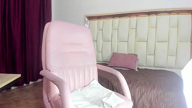  Caroliina online show from 02-23-26, 07:33