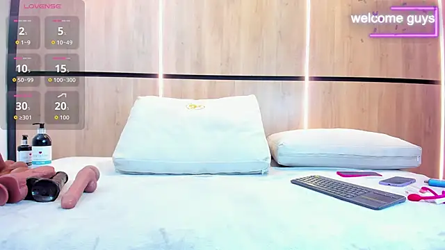 adela chase online show from 09-22-25, 03:08