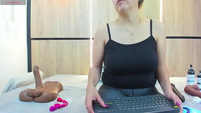 adela chase online show from 10-06-25, 02:31