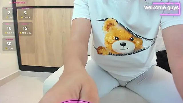 adela chase online show from 12-04-25, 02:43