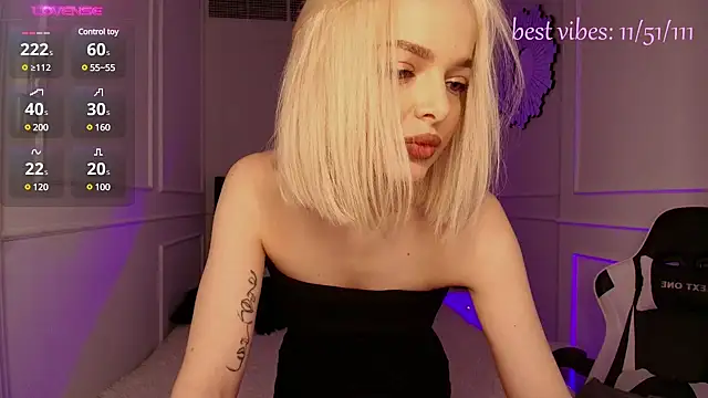 horny blondiee online show from 02-24-25, 08:38