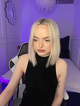 horny blondiee online show from 03-06-25, 08:30