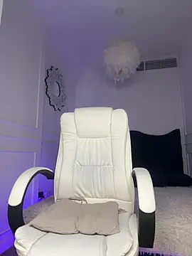 horny blondiee online show from 10-08-25, 03:42