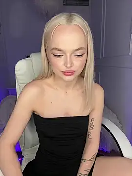 horny blondiee online show from 12-21-25, 03:19