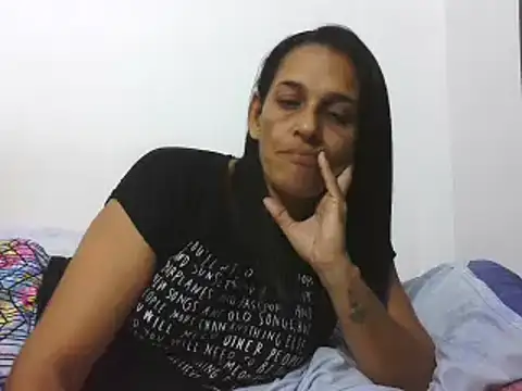 Snapshot of latinbrunettet chatting on 12-13-24, 12:50 latinbrunettet online show from 12-13-24, 12:50