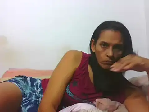 Snapshot of latinbrunettet chatting on 01-07-25, 01:14 latinbrunettet online show from 01-07-25, 01:14