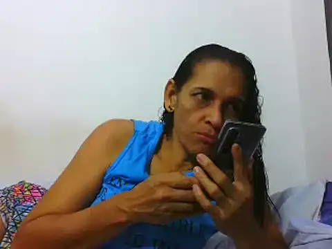 Snapshot of latinbrunettet chatting on 03-20-25, 01:26 latinbrunettet online show from 03-20-25, 01:26