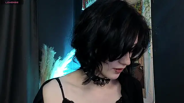 Snapshot of dark_vamp_ chatting on 12-05-24, 09:17 dark vamp online show from 12-05-24, 09:17