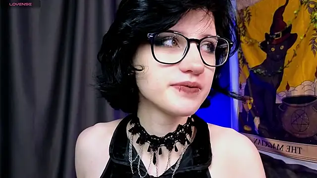 Snapshot of dark_vamp_ chatting on 12-11-24, 09:01 dark vamp online show from 12-11-24, 09:01