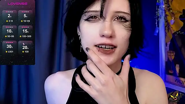 Snapshot of dark_vamp_ chatting on 12-14-24, 03:07 dark vamp online show from 12-14-24, 03:07