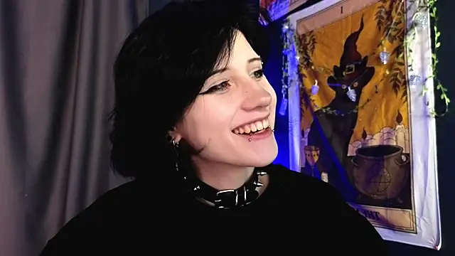 Snapshot of dark_vamp_ chatting on 12-15-24, 09:09 dark vamp online show from 12-15-24, 09:09