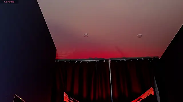 Snapshot of dark_vamp_ chatting on 12-21-24, 01:15 dark vamp online show from 12-21-24, 01:15