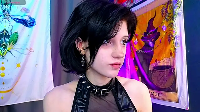 Snapshot of dark_vamp_ chatting on 12-28-24, 08:58 dark vamp online show from 12-28-24, 08:58