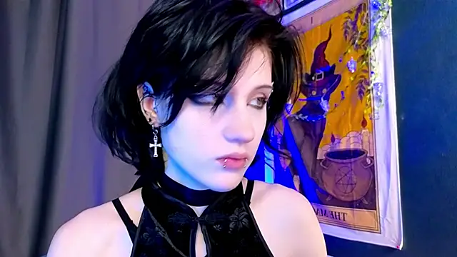 Snapshot of dark_vamp_ chatting on 12-29-24, 08:58 dark vamp online show from 12-29-24, 08:58