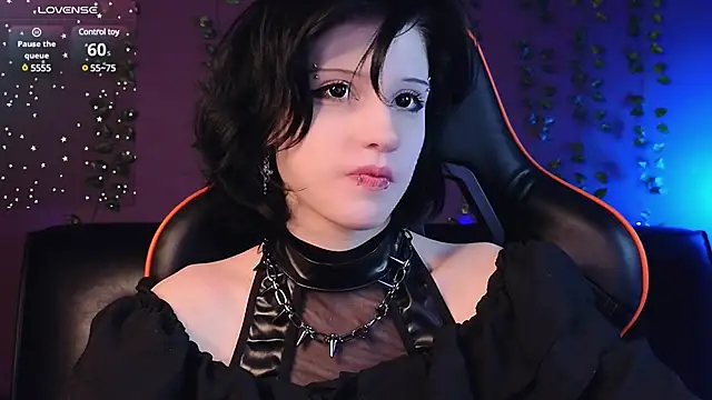 Snapshot of dark_vamp_ chatting on 01-19-25, 12:28 dark vamp online show from 01-19-25, 12:28