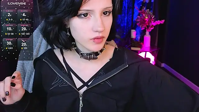 Snapshot of dark_vamp_ chatting on 01-31-25, 12:39 dark vamp online show from 01-31-25, 12:39