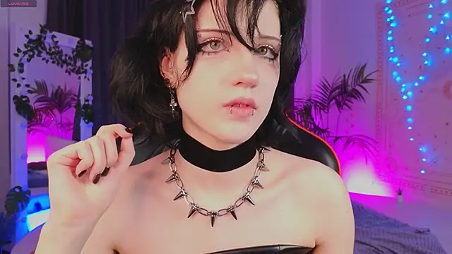 Snapshot of dark_vamp_ chatting on 01-31-25, 09:16 dark vamp online show from 01-31-25, 09:16