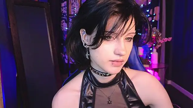 Snapshot of dark_vamp_ chatting on 02-10-25, 02:41 dark vamp online show from 02-10-25, 02:41
