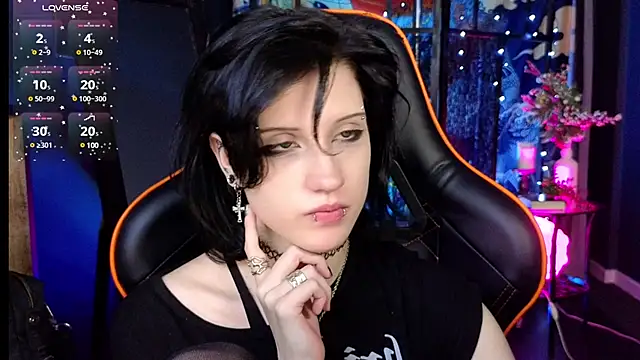 Snapshot of dark_vamp_ chatting on 02-14-25, 04:15 dark vamp online show from 02-14-25, 04:15