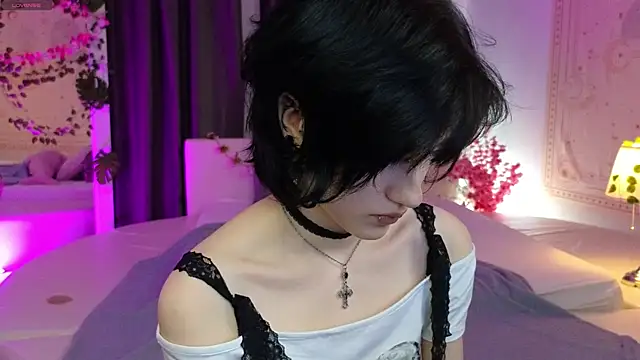 Snapshot of dark_vamp_ chatting on 02-28-25, 10:52 dark vamp online show from 02-28-25, 10:52