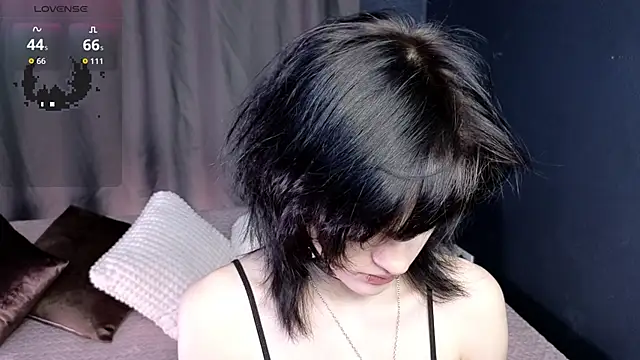 Snapshot of dark_vamp_ chatting on 10-02-25, 01:07 dark vamp online show from 10-02-25, 01:07