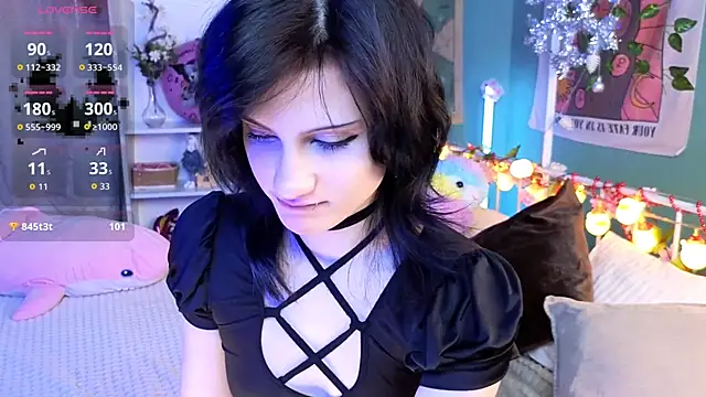 Snapshot of dark_vamp_ chatting on 12-13-25, 07:53 dark vamp online show from 12-13-25, 07:53