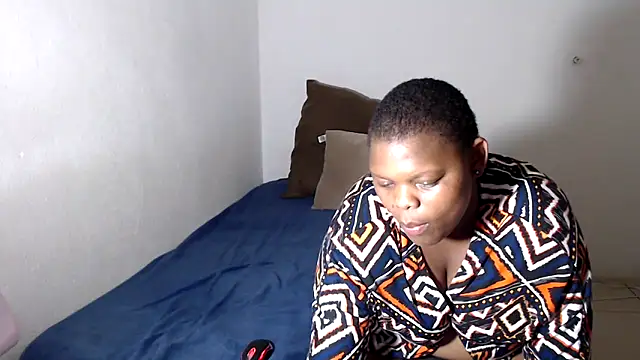 FoxyFataleX online show from 10-08-25, 08:39