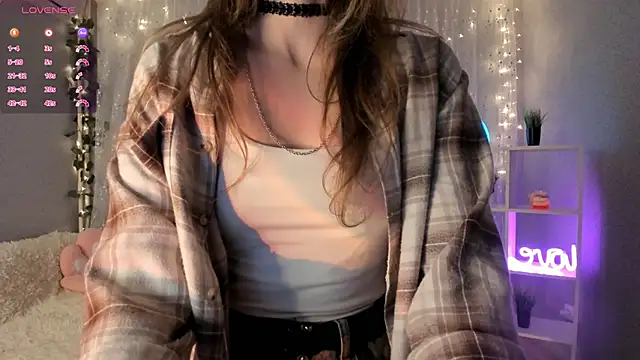 Snapshot of AraCopple chatting on 12-06-24, 08:18 AraCopple online show from 12-06-24, 08:18