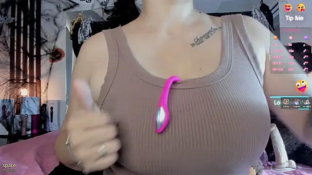 Snapshot of meikochoe chatting on 10-21-25, 07:47 meikochoe online show from 10-21-25, 07:47