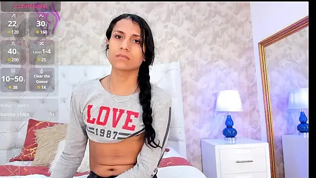 Snapshot of Eliza_Thaylor__ chatting on 12-17-24, 11:28 Eliza Thaylor online show from 12-17-24, 11:28