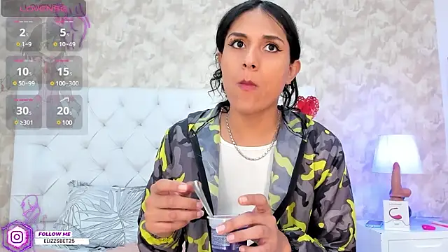 Snapshot of Eliza_Thaylor__ chatting on 03-21-25, 06:18 Eliza Thaylor online show from 03-21-25, 06:18