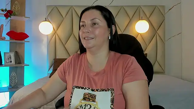 Snapshot of angelswets chatting on 07-12-26, 01:46 angelswets online show from 07-12-26, 01:46