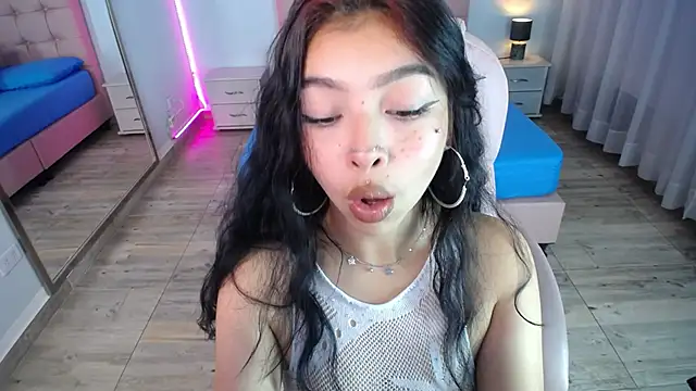 Snapshot of pettit_courtny chatting on 01-03-25, 03:16 pettit courtny online show from 01-03-25, 03:16