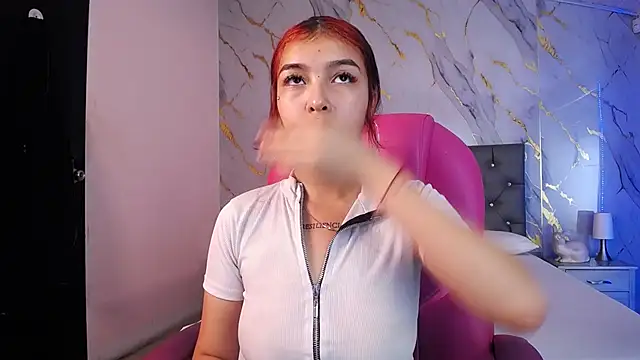 Snapshot of pettit_courtny chatting on 02-18-25, 07:52 pettit courtny online show from 02-18-25, 07:52