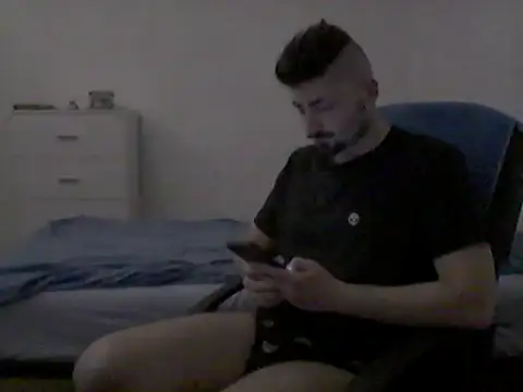 Snapshot of Hkl95555 chatting on 09-27-25, 11:32 Hkl95555 online show from 09-27-25, 11:32